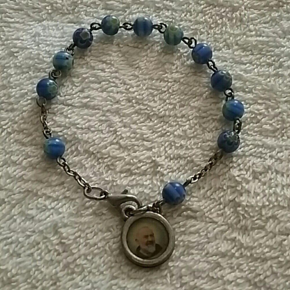 Vintage Agape Italia blue beaded 7" bracelet.